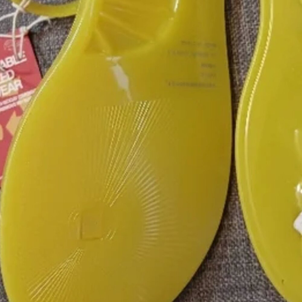Katy Perry and Peeps collaboration jelly thong sandals size 10 - 2 pairs $45 - Picture 3 of 4
